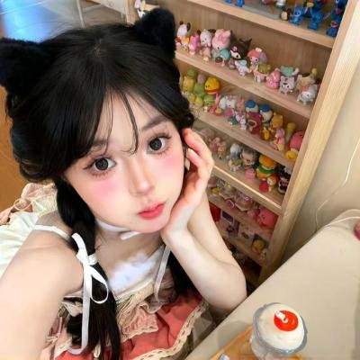 三个摩登女性